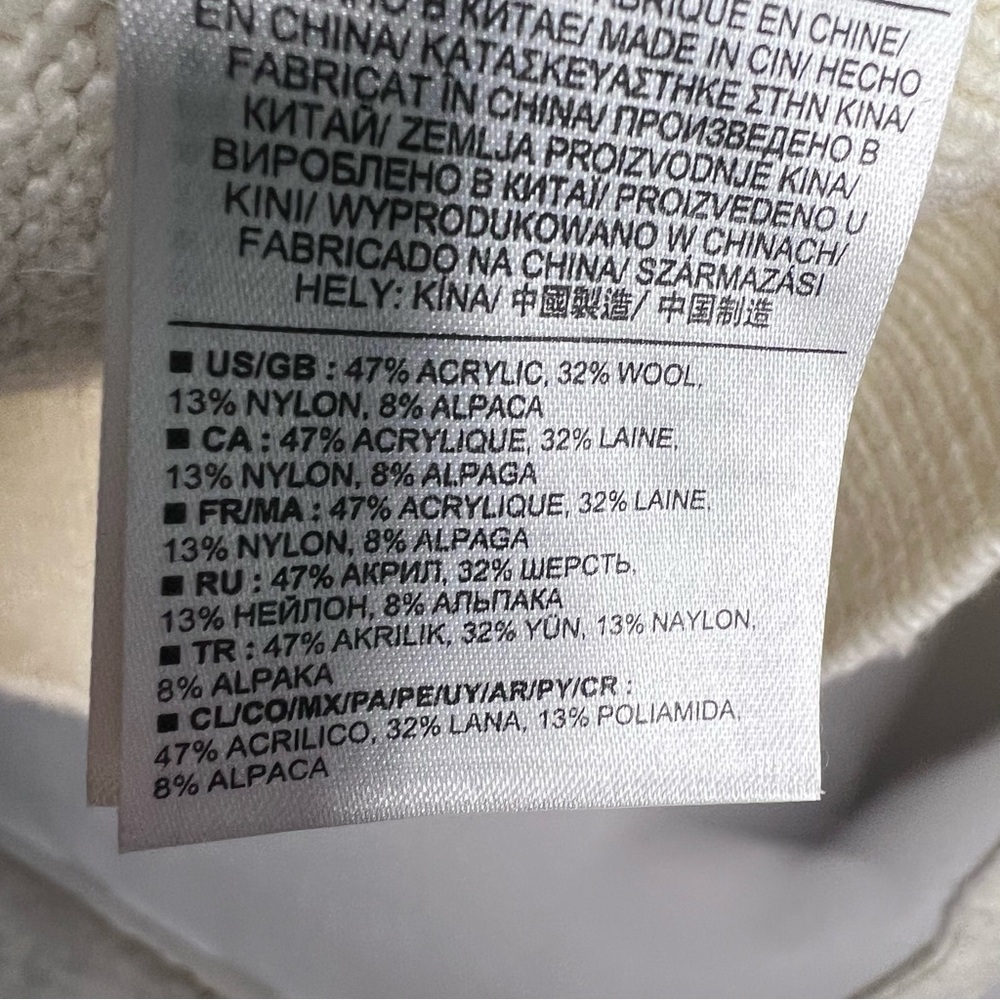Banana Republic Small Cream Alpaca Wool Crew Neck Sweater - Picture 5 of 6
